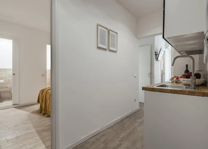 Appartamento The Rent - Three-room Near The Colosseum *