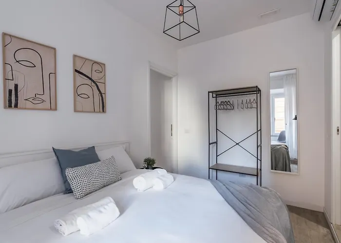 The Rent - Three-room Near The Colosseum *