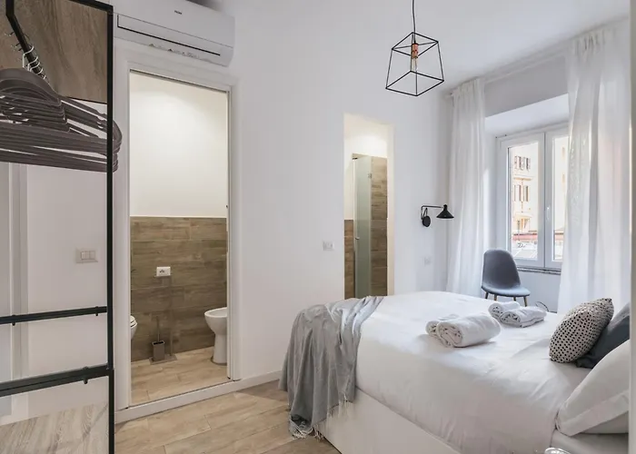 The Rent - Three-room Near The Colosseum * Roma